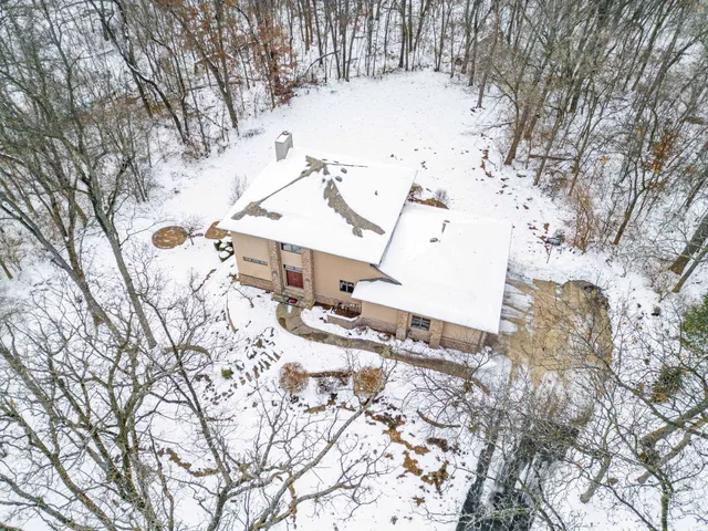 a view of a snow with a yard