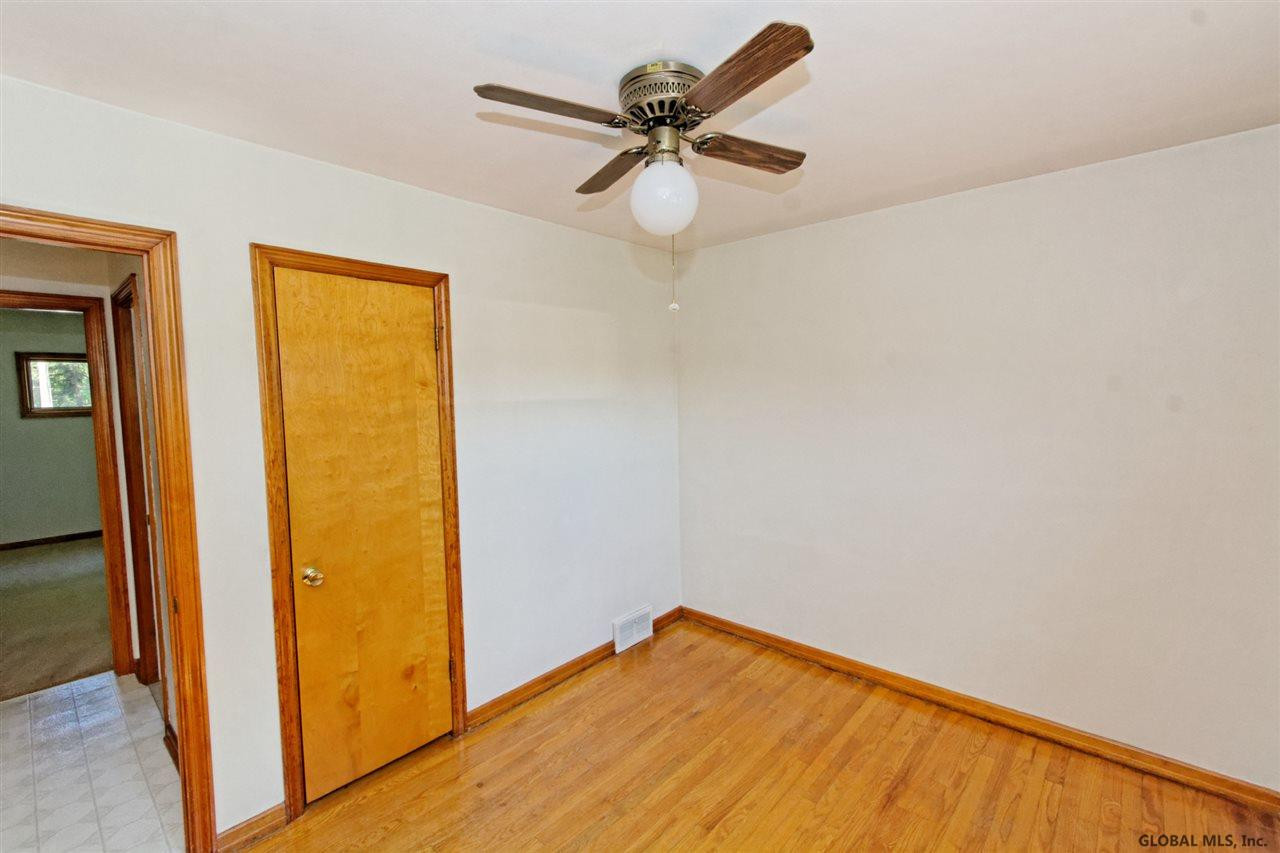 376 East Campbell Road Schenectady, NY 12303 - Photo 5 of 25 Photo 5