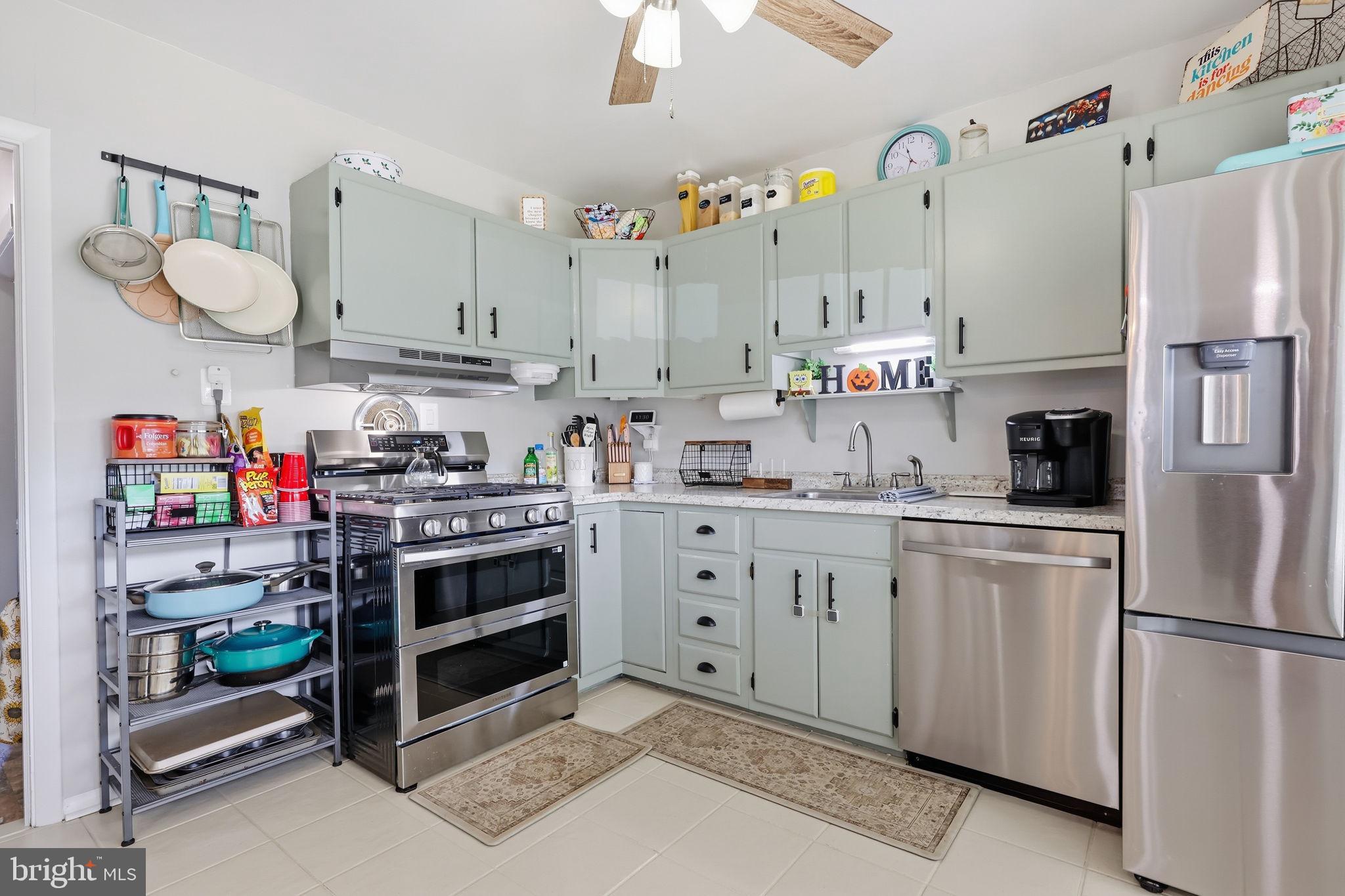 2808 Norcom Road Philadelphia, PA 19154 - Photo 16 of 37 Kitchen