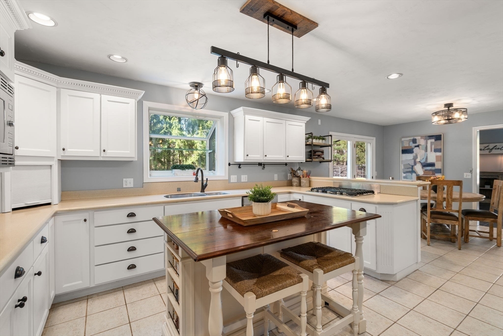 48 Fitchburg Street Marlborough, MA 01752 - Photo 7 of 41