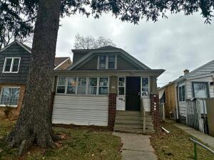 4415 North 36th Street Milwaukee, WI 53209 - Photo 1 of 13 4415 front
