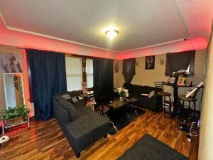 4415 North 36th Street Milwaukee, WI 53209 - Photo 9 of 13 4415 living room