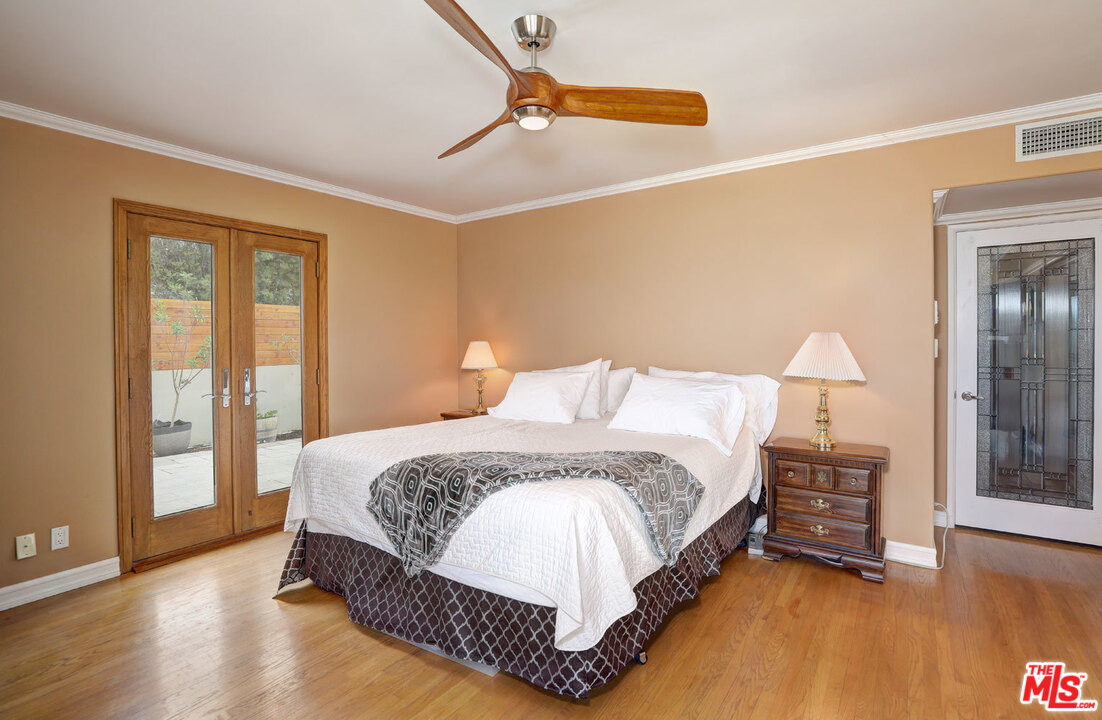 3914 Deervale Drive Sherman Oaks, CA 91403 - Photo 11 of 22