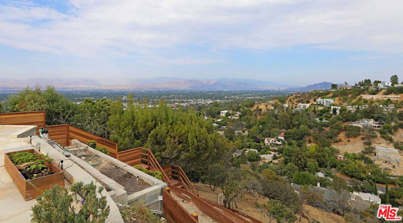 3914 Deervale Drive Sherman Oaks, CA 91403 - Photo 18 of 22