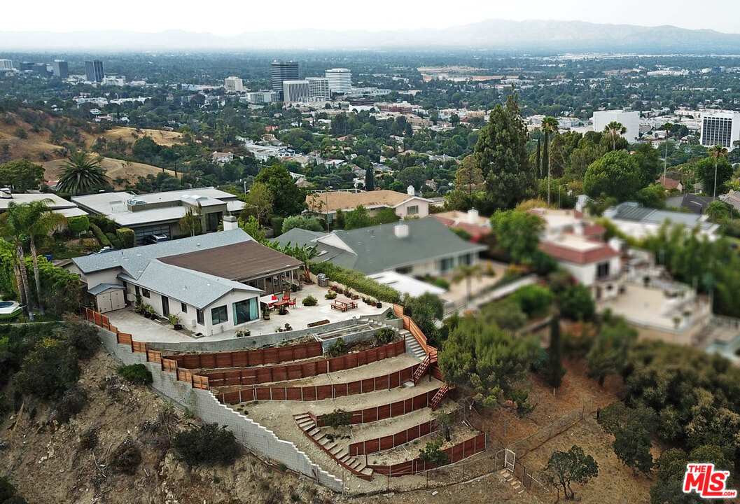 3914 Deervale Drive Sherman Oaks, CA 91403 - Photo 21 of 22