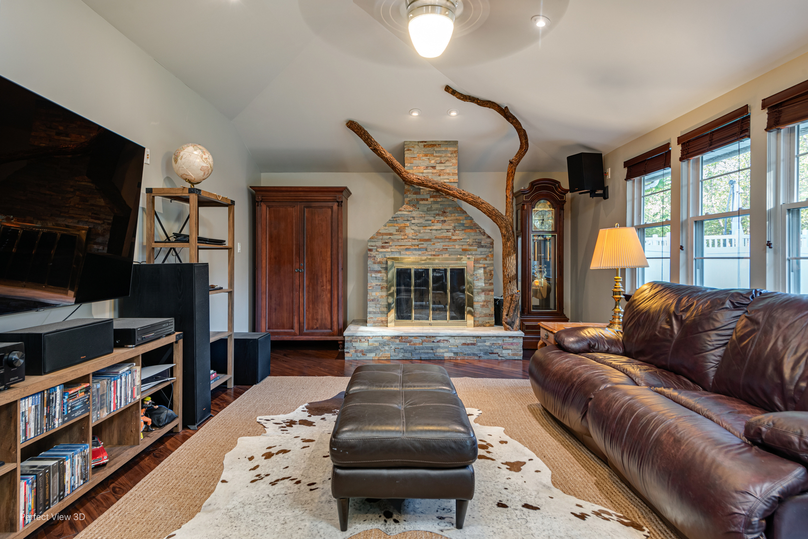 800 Charles Street Morris, IL 60450 - Photo 5 of 24 a living room with furniture and a flat screen tv