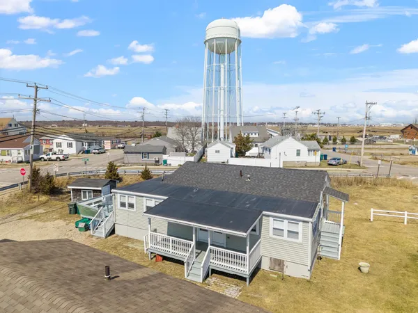 $595,000 | 56 Nudd Avenue, Hampton, NH 03842