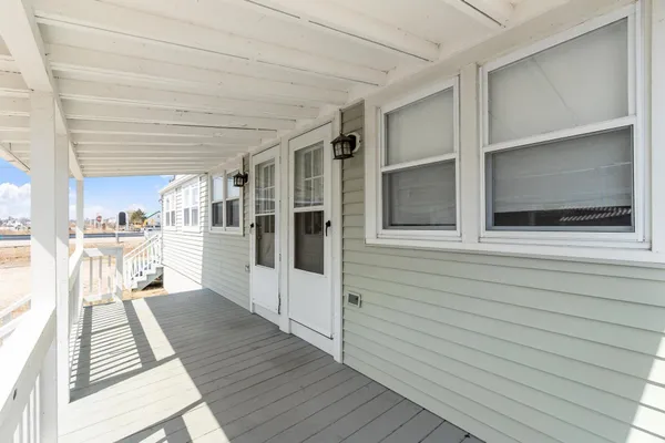 $595,000 | 56 Nudd Avenue, Hampton, NH 03842