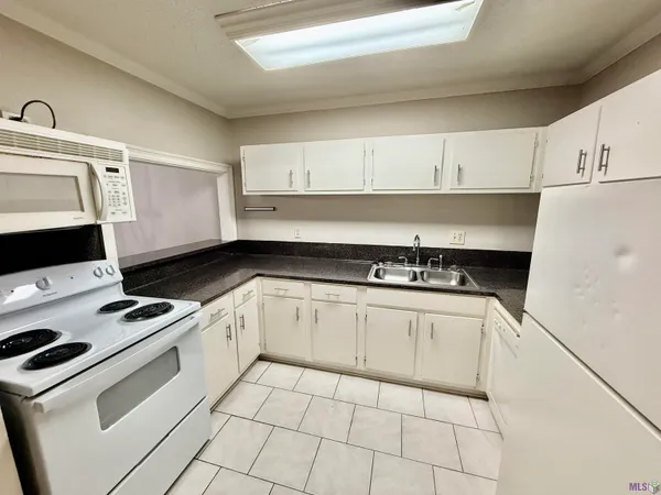 $995 | 3101 Highland Road, Unit 317, Baton Rouge, LA 70802