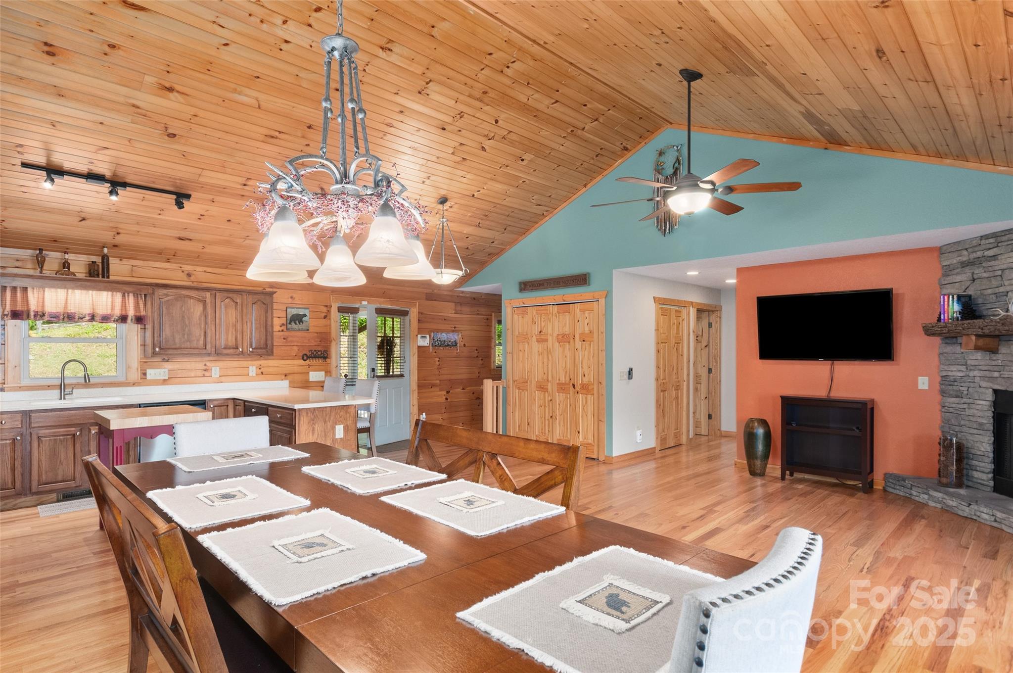 314 Prosperity Ridge Waynesville, NC 28785 - Photo 14 of 48 a outdoor space with furniture