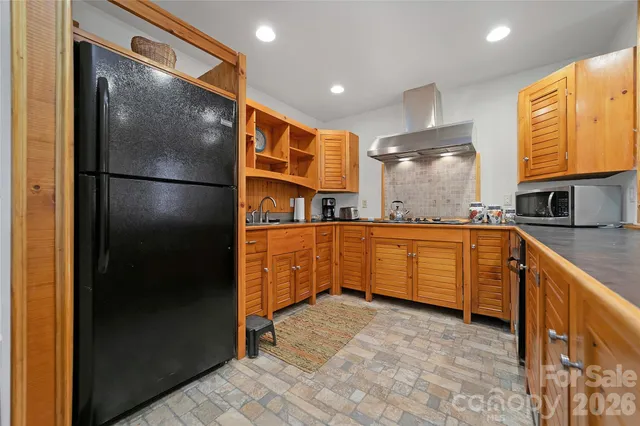 $450,000 | 370 Moons Rest Lane, Brevard, NC 28712