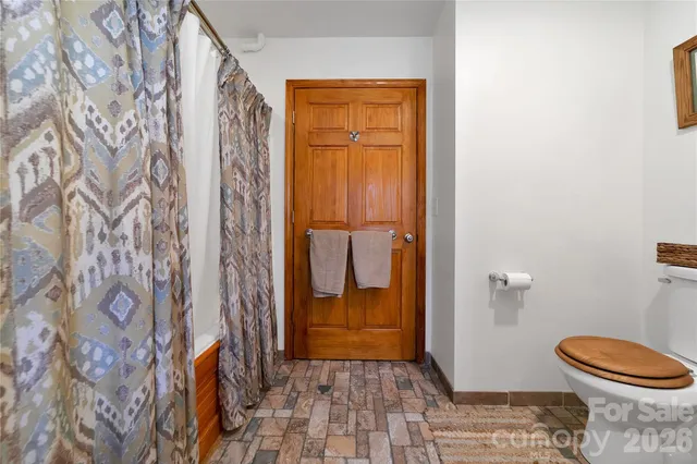 $450,000 | 370 Moons Rest Lane, Brevard, NC 28712