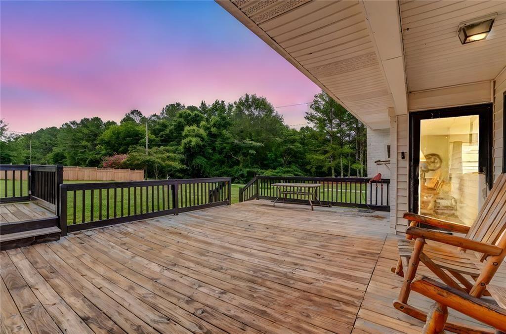 4244 Prior Station Road Cedartown, GA 30125 - Photo 17 of 51 a view of a balcony with wooden floor
