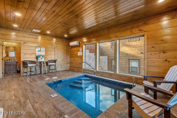 $925,000 | 2832 Sequoia Road, Pigeon Forge, TN 37863