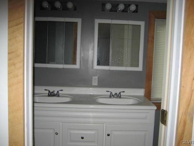 4381 Hilldale Road Slatington, PA 18080 - Photo 6 of 12 Gallery Image 6
