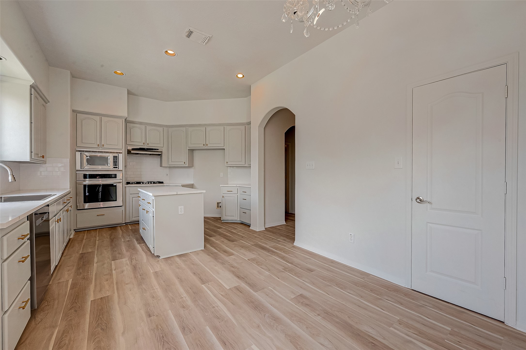 2150 Stacy Knoll Houston, TX 77008 - Photo 19 of 40