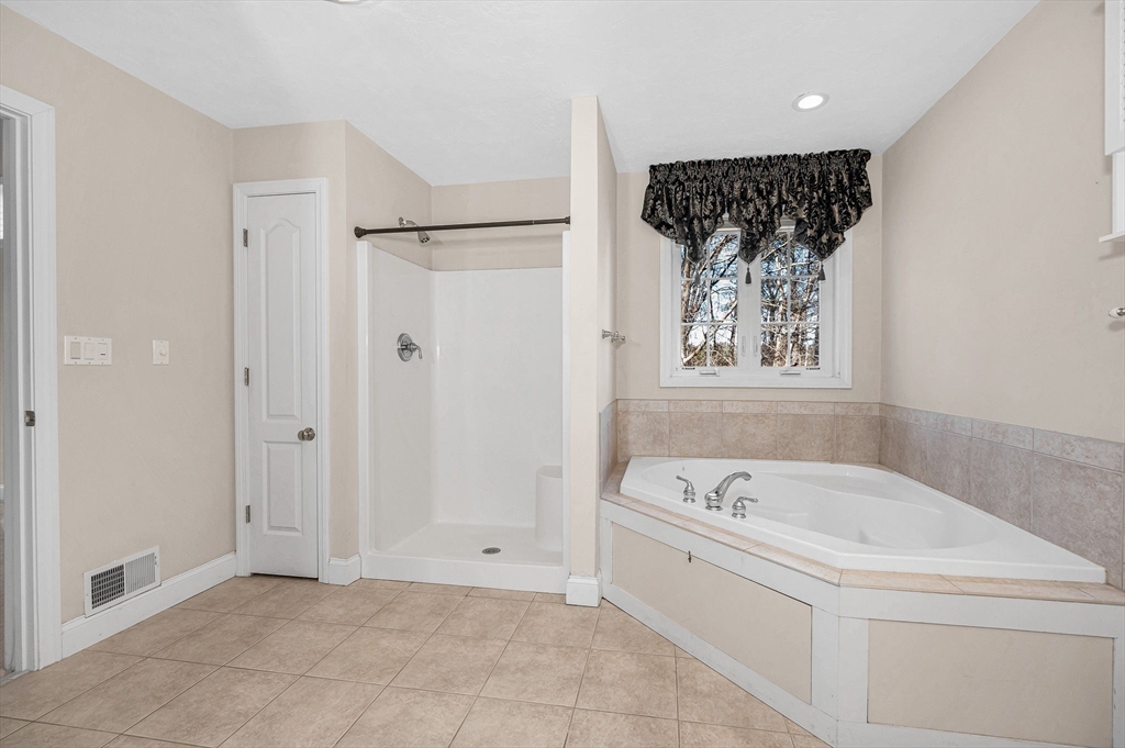 2 Prestwick Trail, Unit 2 Nashua, NH 03062 - Photo 19 of 41