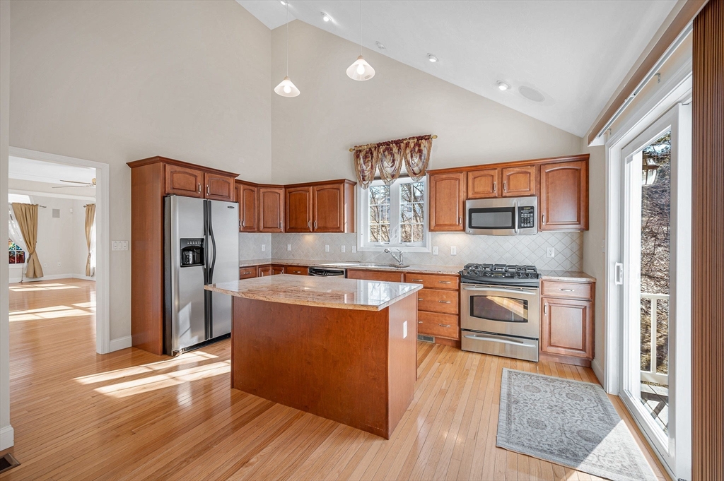 2 Prestwick Trail, Unit 2 Nashua, NH 03062 - Photo 9 of 41
