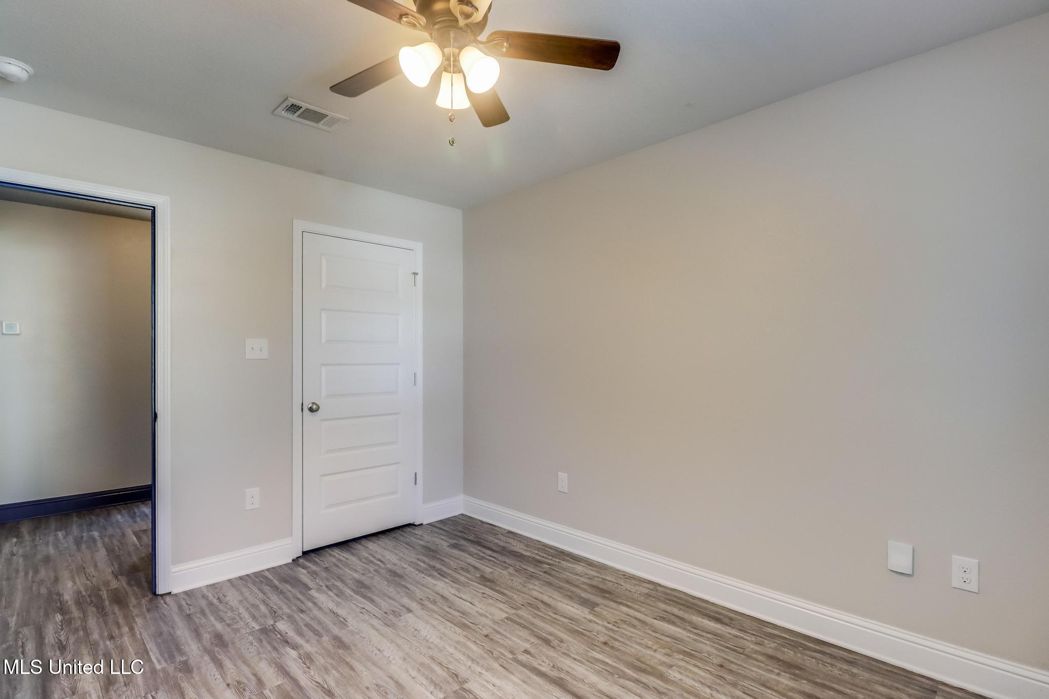 5261 Overland Drive Biloxi, MS 39532 - Photo 12 of 27 IMG_2494