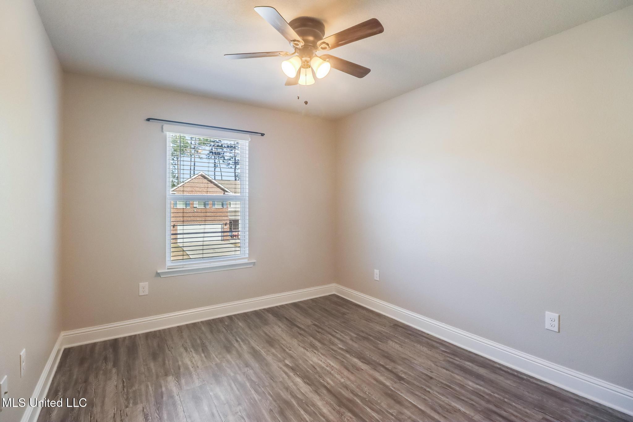 5261 Overland Drive Biloxi, MS 39532 - Photo 13 of 27 IMG_2497-2