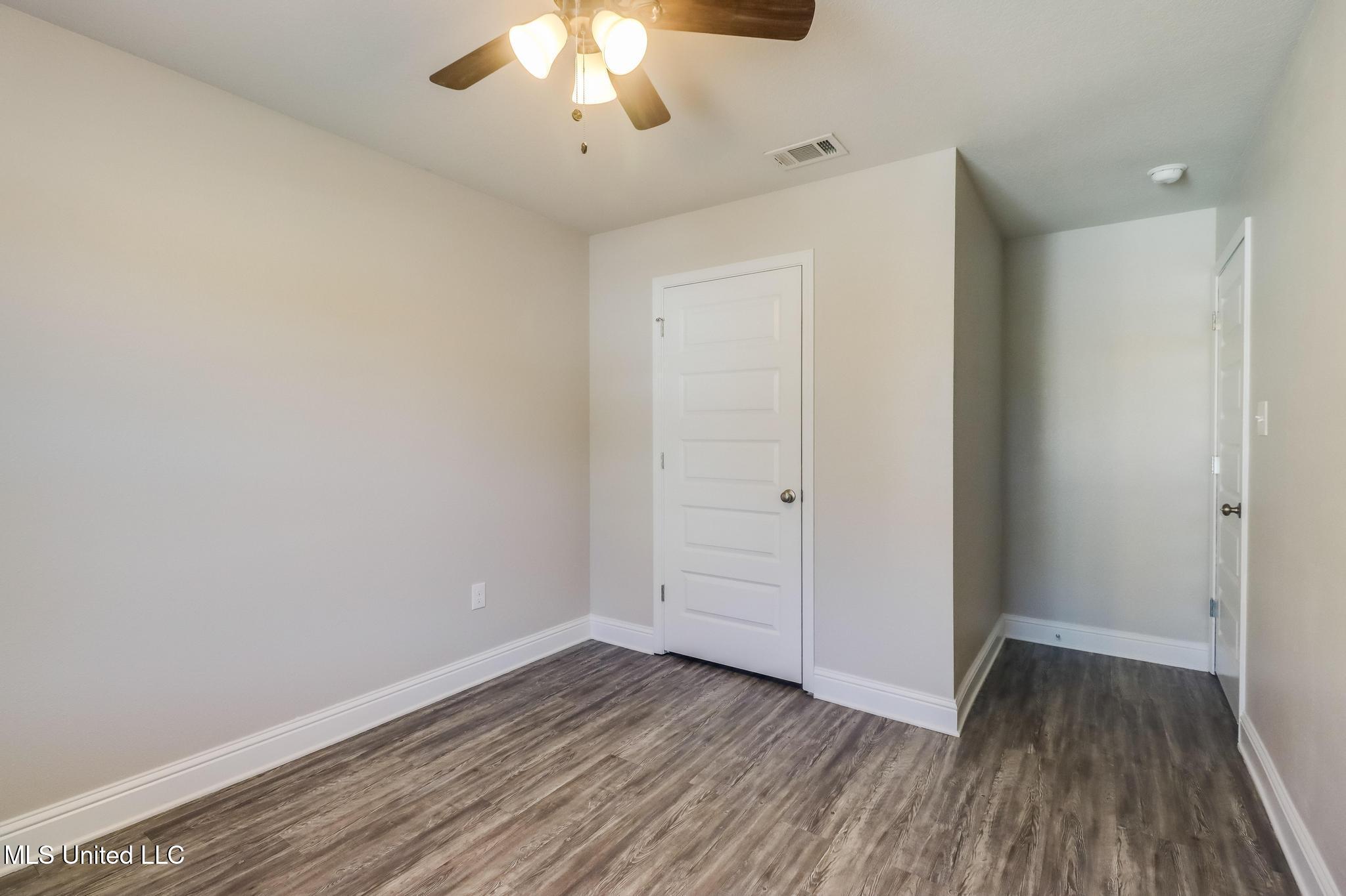 5261 Overland Drive Biloxi, MS 39532 - Photo 14 of 27 IMG_2500