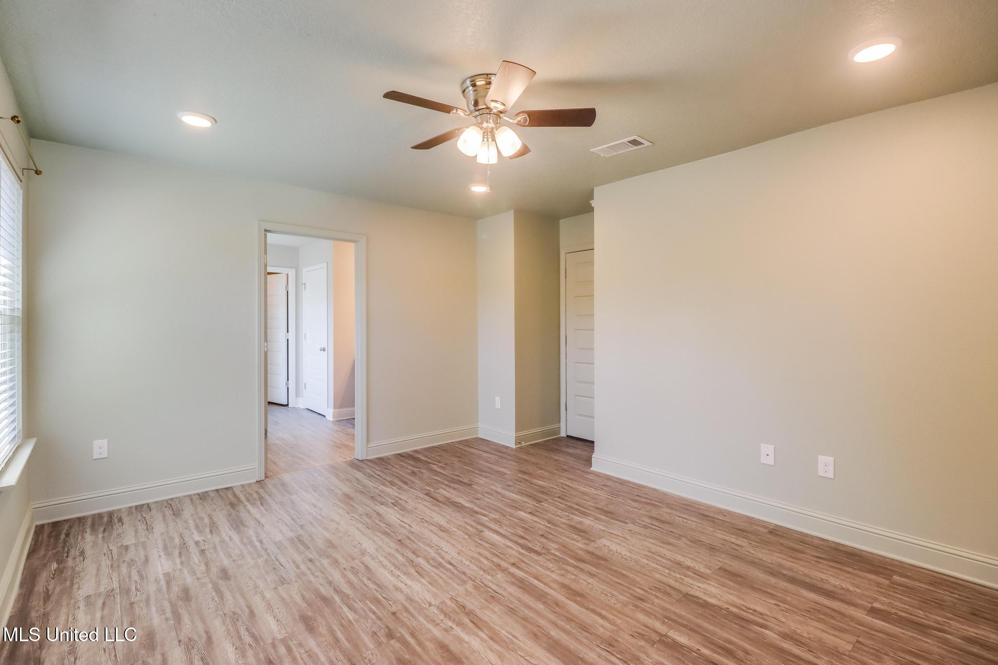 5261 Overland Drive Biloxi, MS 39532 - Photo 16 of 27 IMG_2506