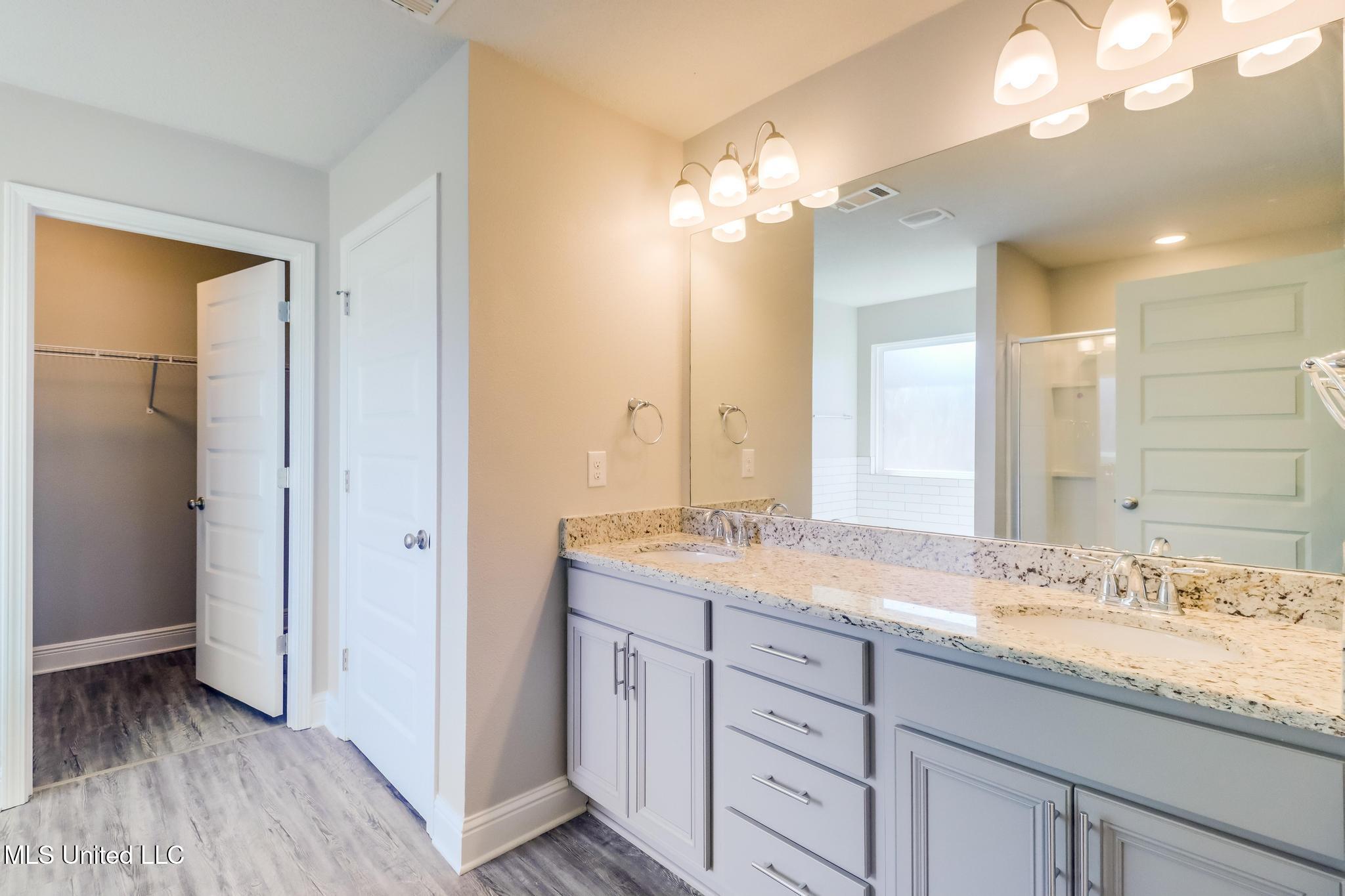 5261 Overland Drive Biloxi, MS 39532 - Photo 17 of 27 IMG_2512-2