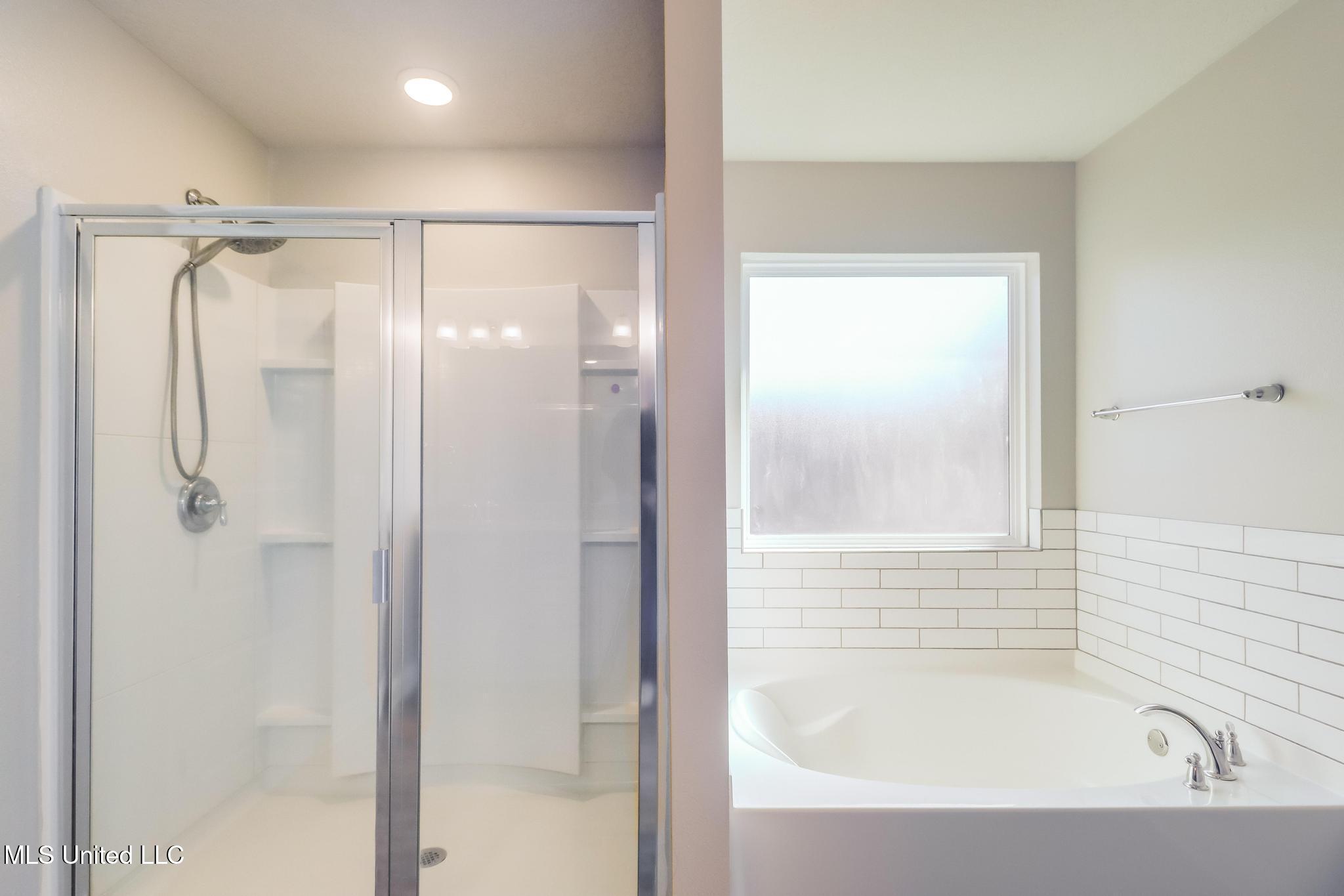 5261 Overland Drive Biloxi, MS 39532 - Photo 18 of 27 IMG_2515-2