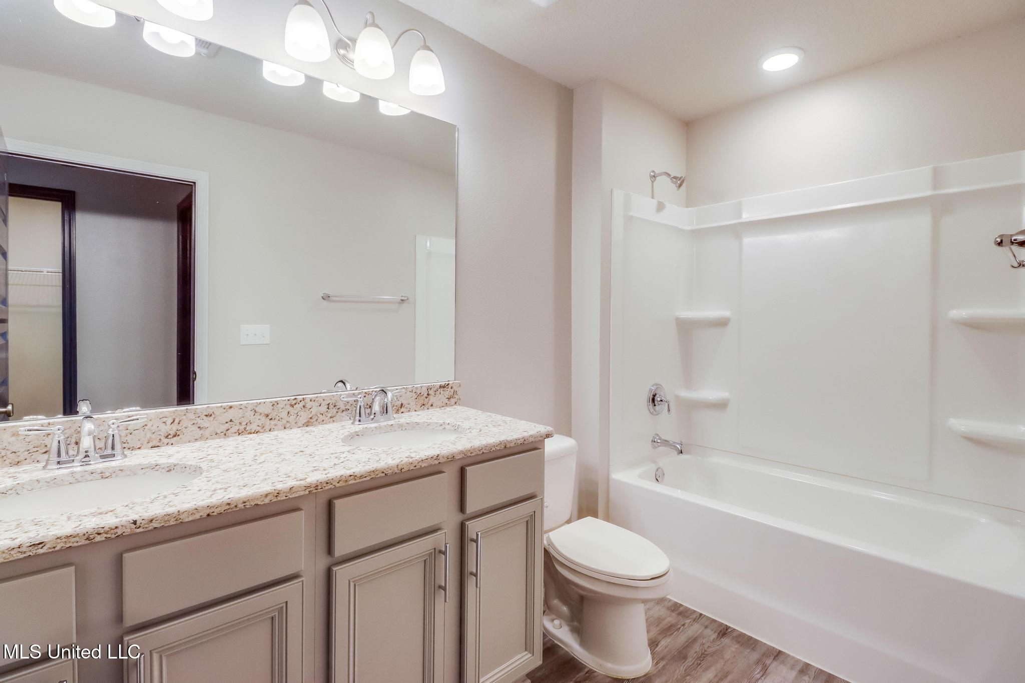 5261 Overland Drive Biloxi, MS 39532 - Photo 19 of 27 IMG_2524