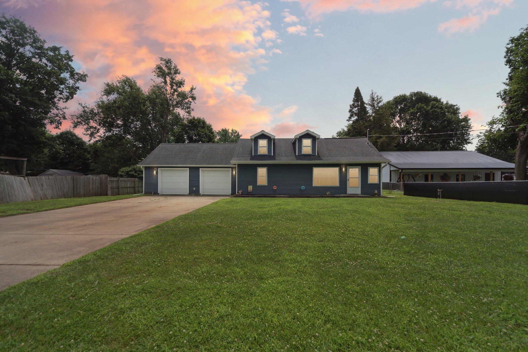 145 Falcon Road Jackson, MI 49202 - Photo 1 of 32 145-Falcon-Rd-Jackson-MI-49202-WindowSti