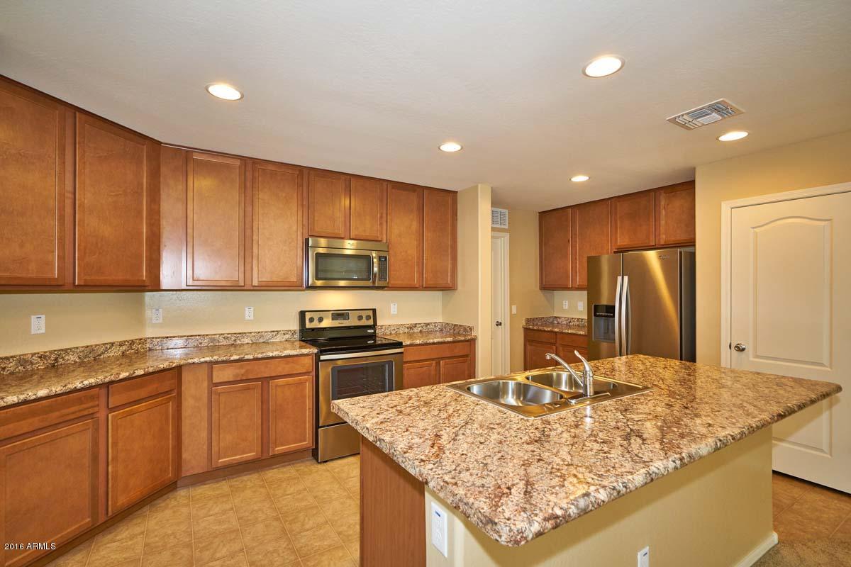 7572 West Darrel Road Laveen, AZ 85339 - Photo 29 of 36 Kitchen3