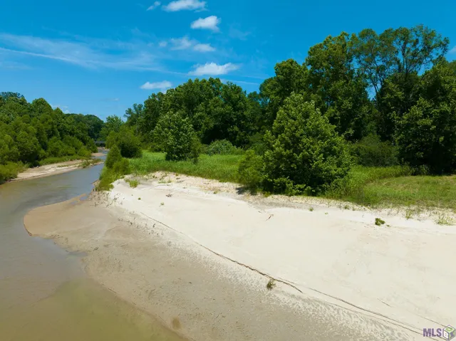 $692,250 | 8536 Highland Road, St. Francisville, LA 70775