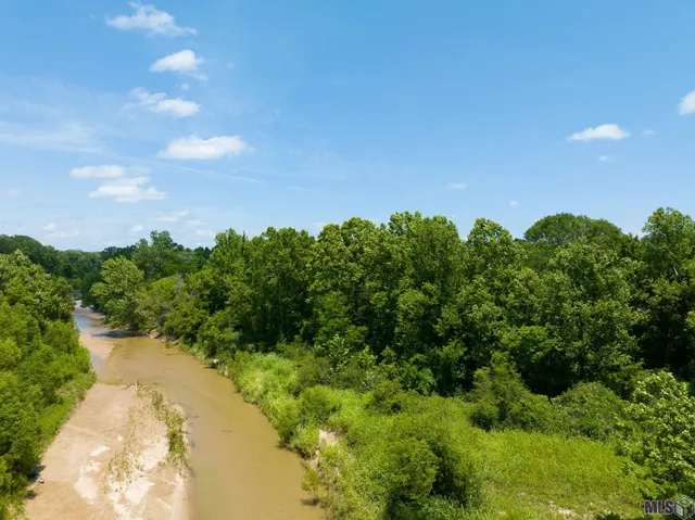 $692,250 | 8536 Highland Road, St. Francisville, LA 70775