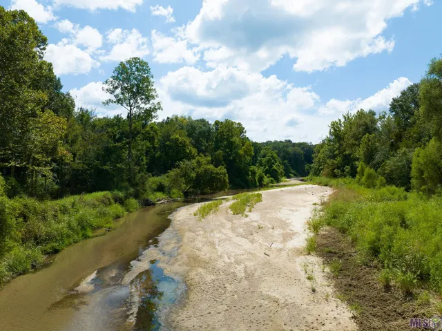 $692,250 | 8536 Highland Road, St. Francisville, LA 70775