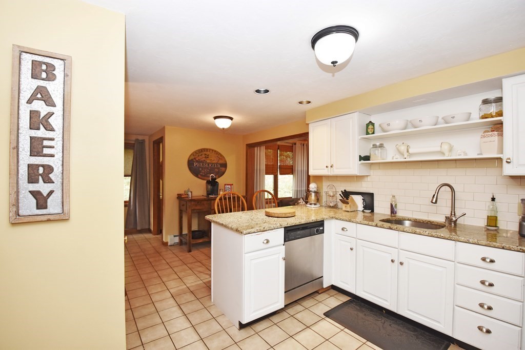 37 Dominion Road Worcester, MA 01605 - Photo 7 of 30 Gallery Image 7