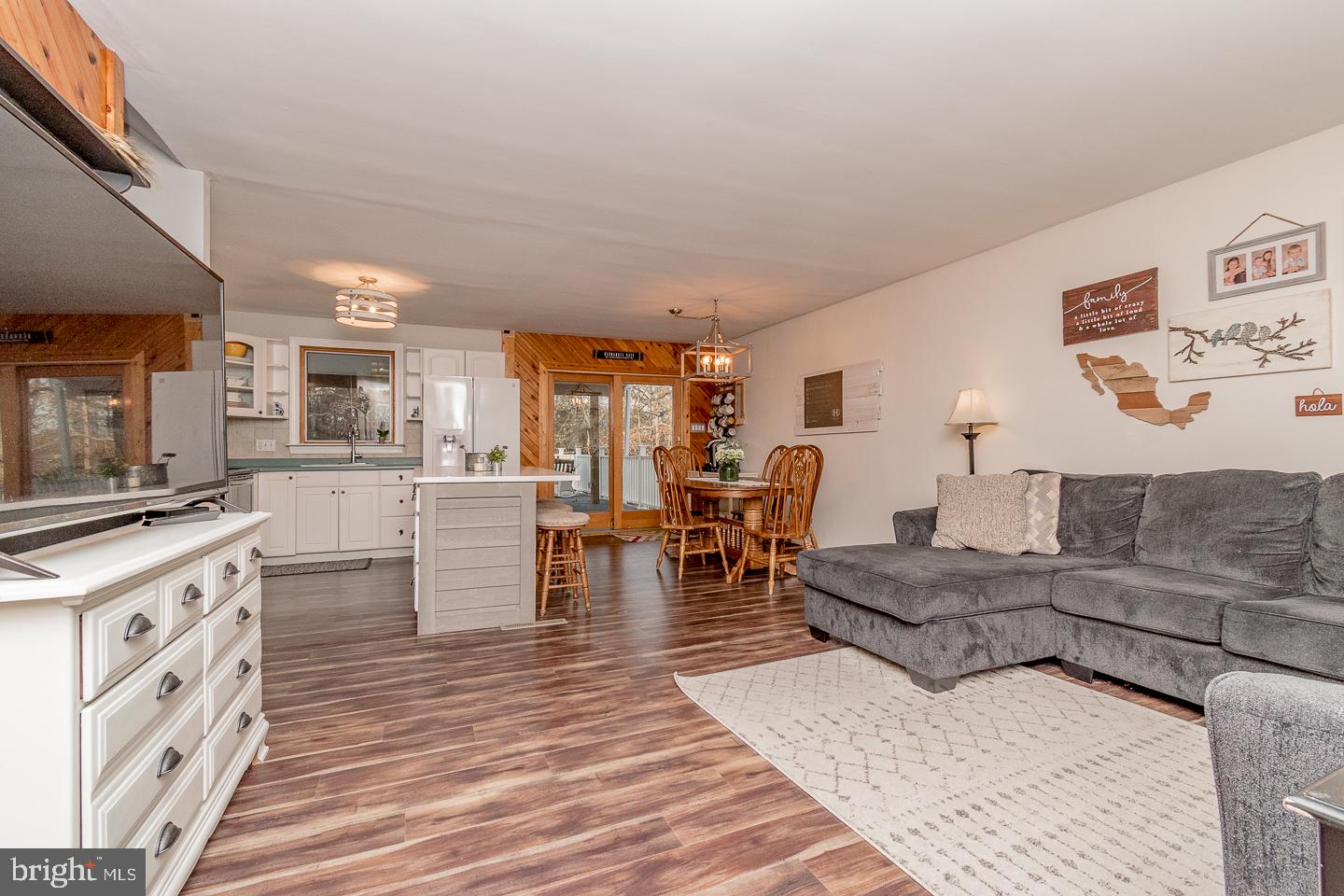 43 Russell Road Willow Grove, PA 19090 - Photo 4 of 30 Gallery Image 4