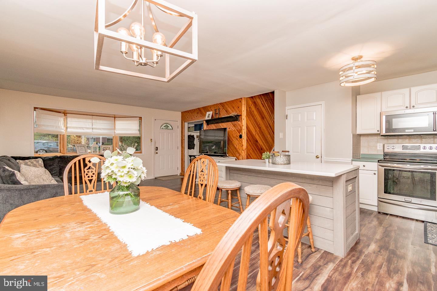 43 Russell Road Willow Grove, PA 19090 - Photo 5 of 30 Gallery Image 5