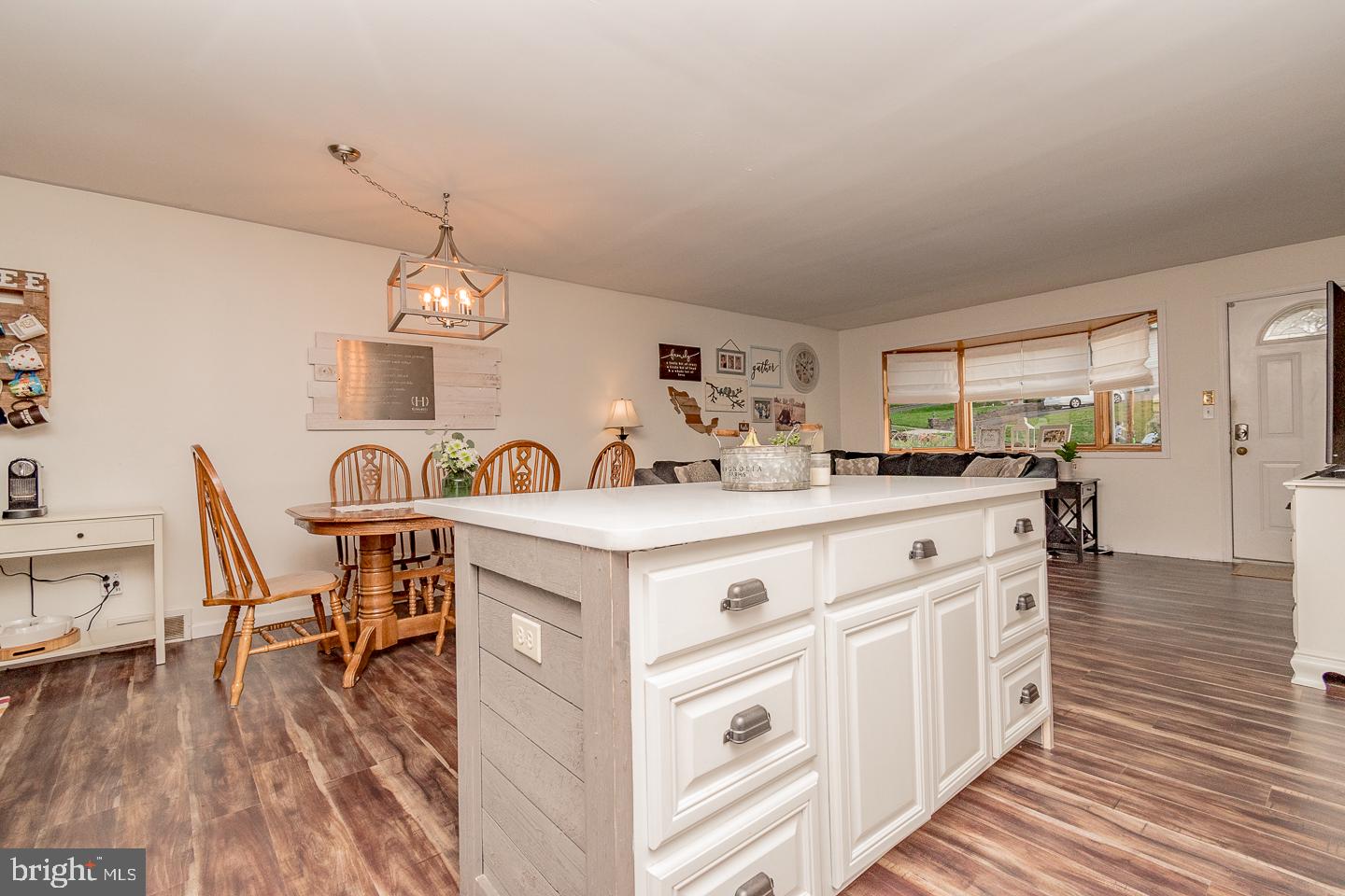 43 Russell Road Willow Grove, PA 19090 - Photo 7 of 30 Gallery Image 7