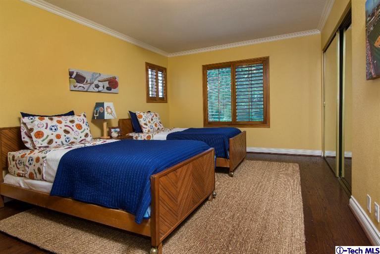 932 West Kenneth Road Glendale, CA 91202 - Photo 17 of 83 Additional Photo