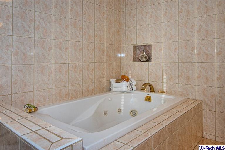 932 West Kenneth Road Glendale, CA 91202 - Photo 59 of 83 Additional Photo