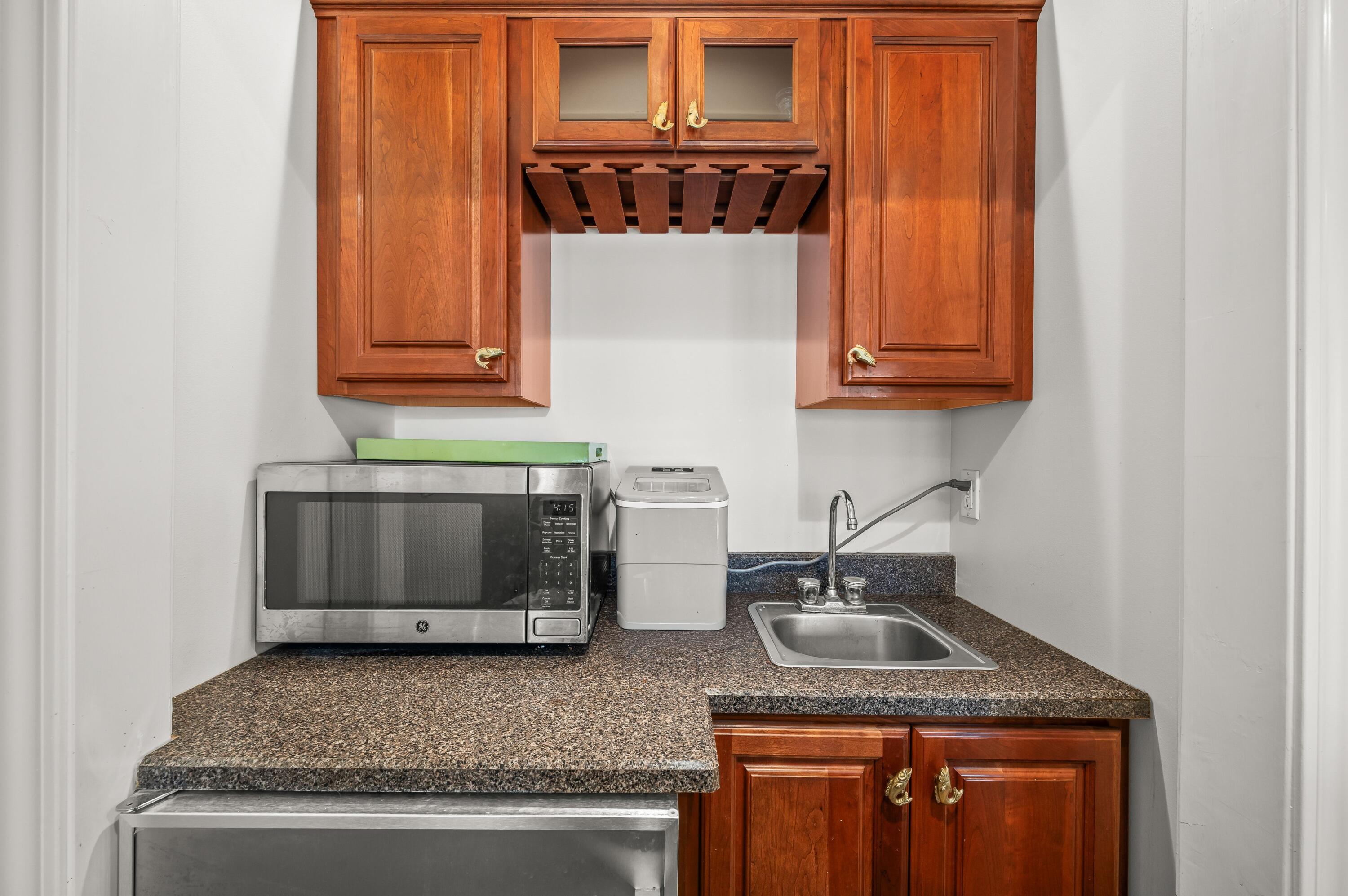 2349 Riverside Pointe Drive St. Joseph, MI 49085 - Photo 37 of 74 40DSC_7627