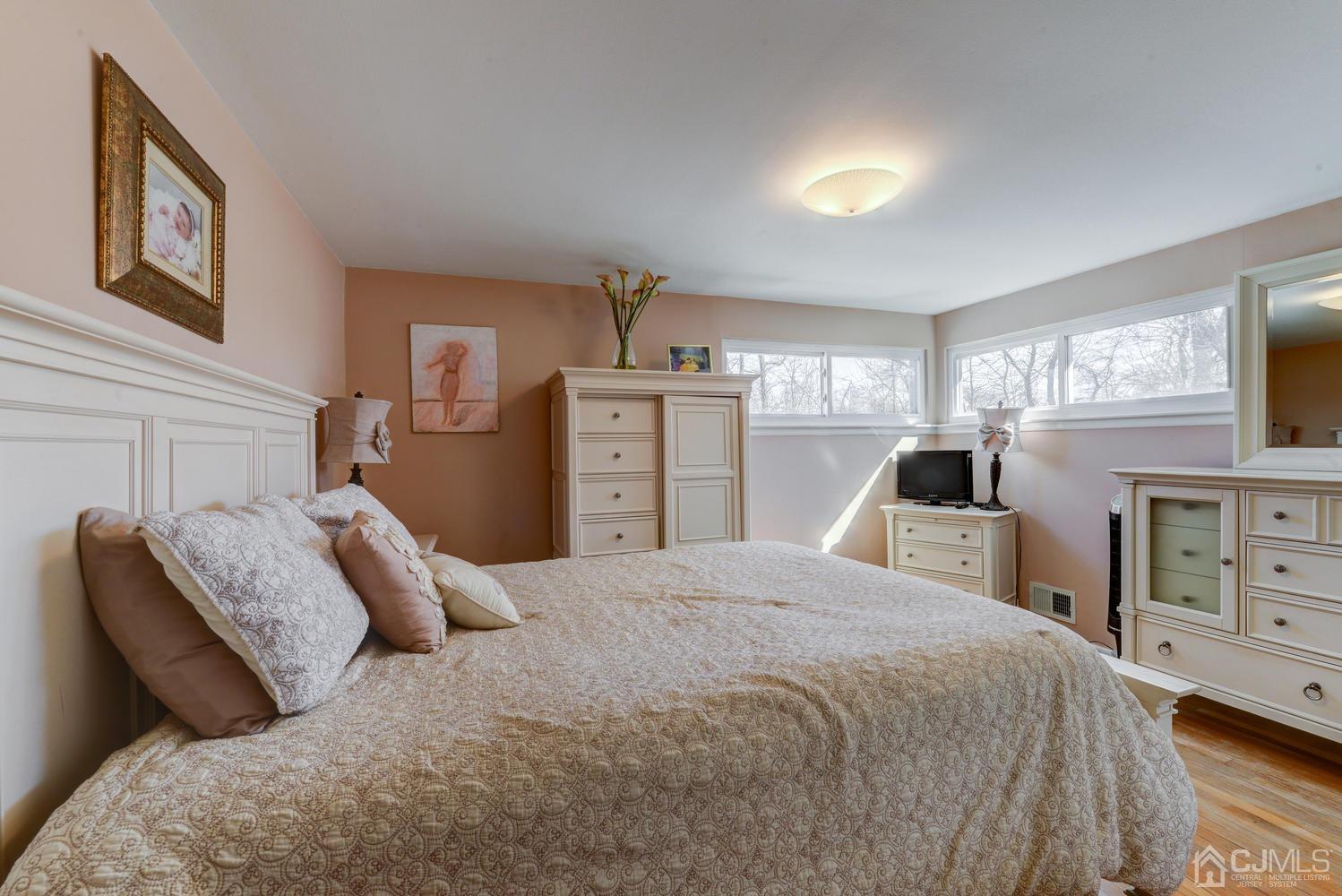 85 Albemarle Road Colonia, NJ 07067 - Photo 22 of 29