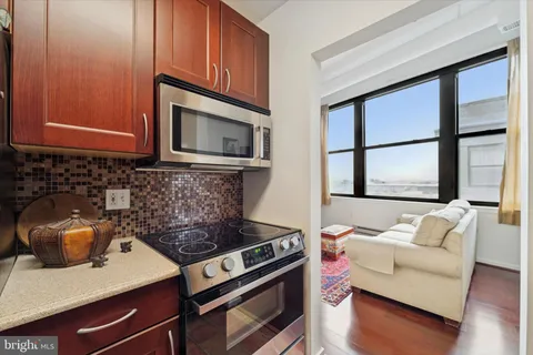 $250,000 | 1100 South Broad Street, Unit 706B, Philadelphia, PA 19146