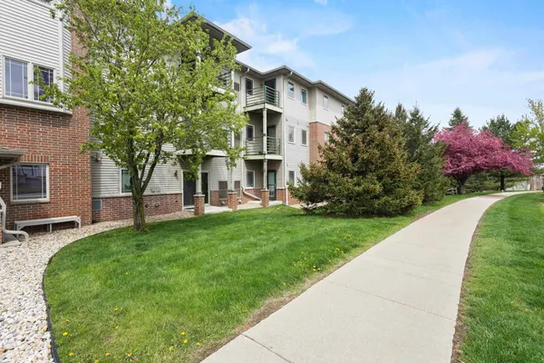 $249,900 | 102 Prairie Heights Drive, Unit 216, Verona, WI 53593