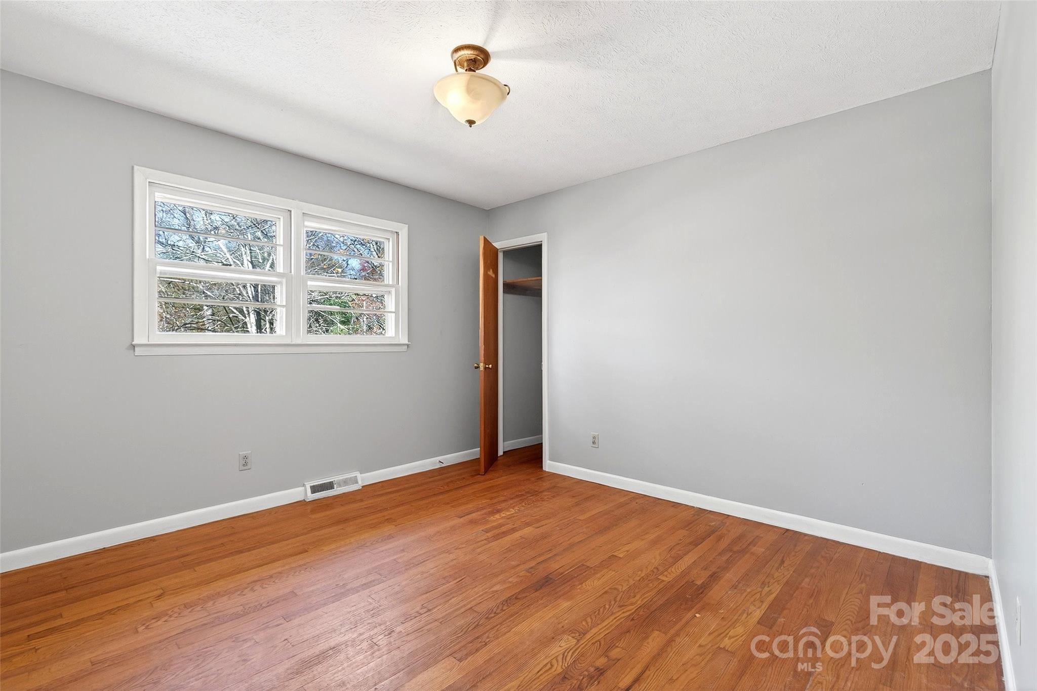 22 Woods Road Fairview, NC 28730 - Photo 13 of 34