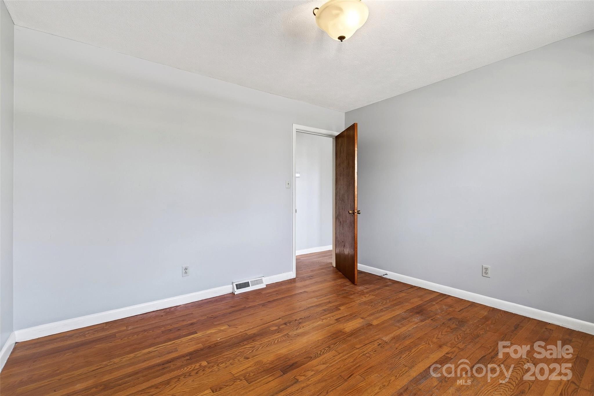 22 Woods Road Fairview, NC 28730 - Photo 14 of 34