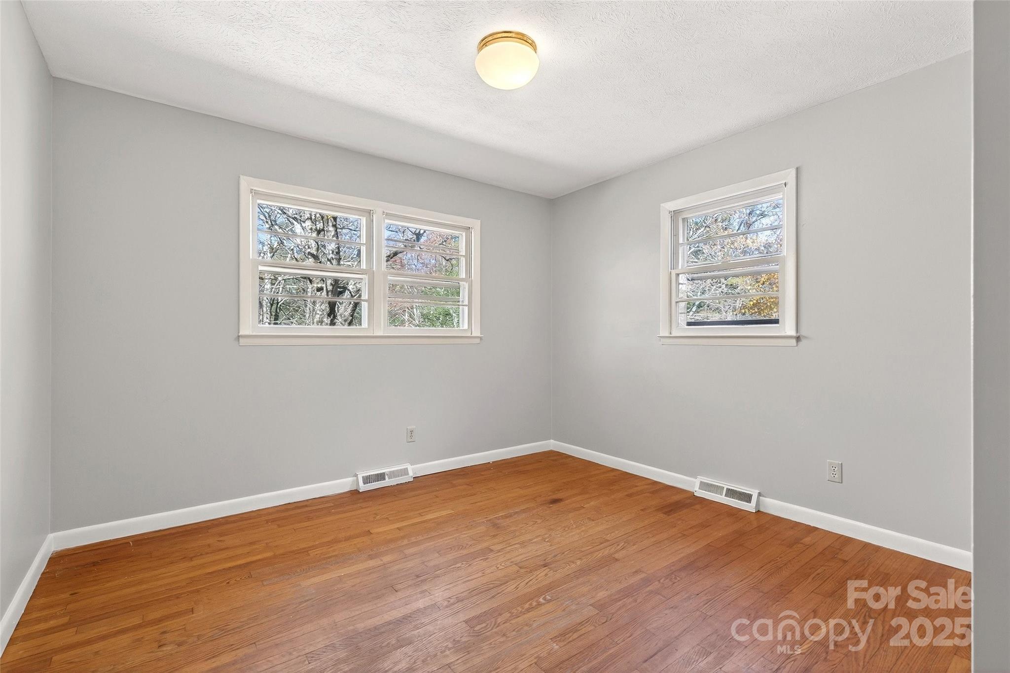 22 Woods Road Fairview, NC 28730 - Photo 18 of 34