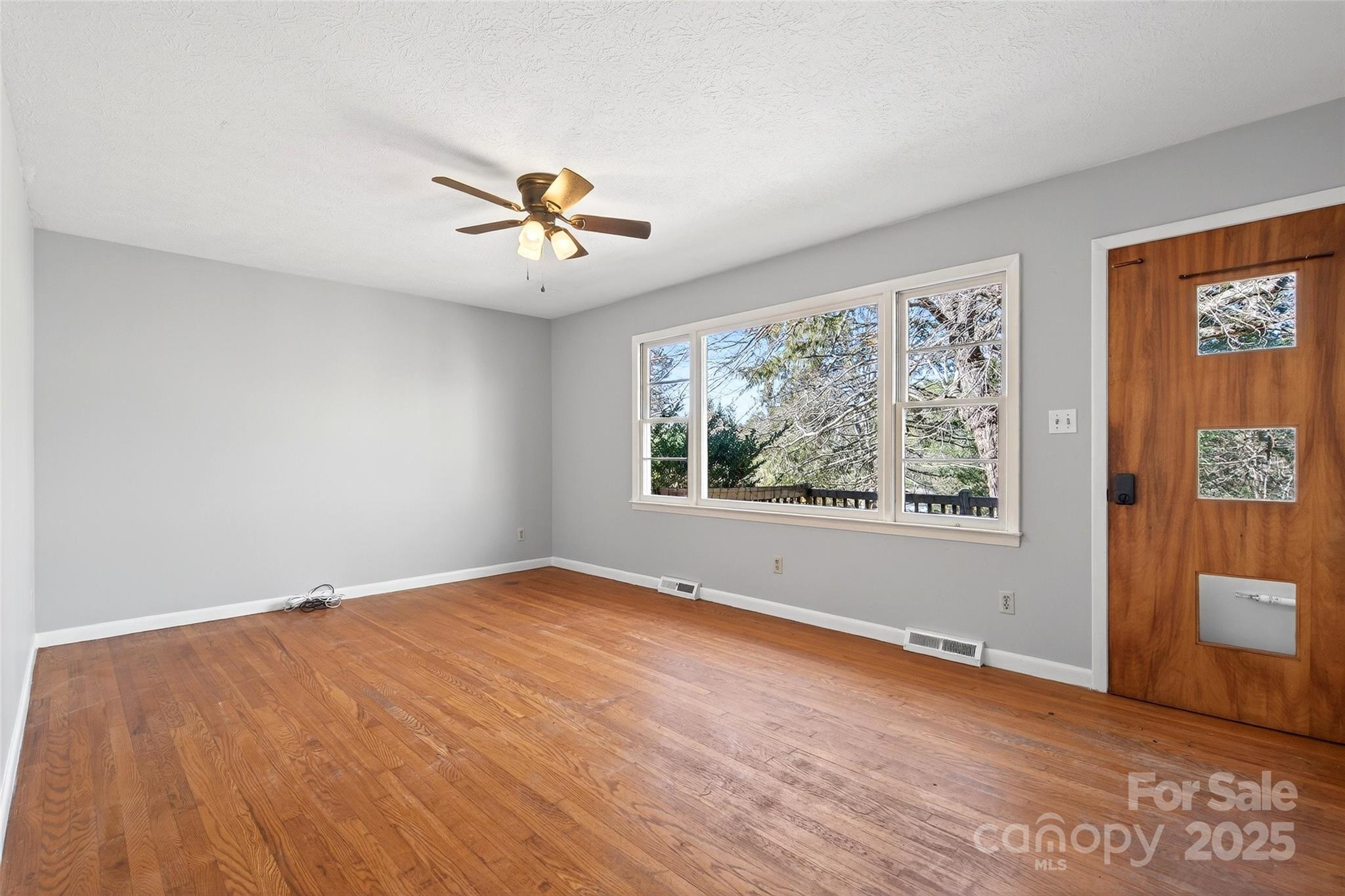 22 Woods Road Fairview, NC 28730 - Photo 6 of 34