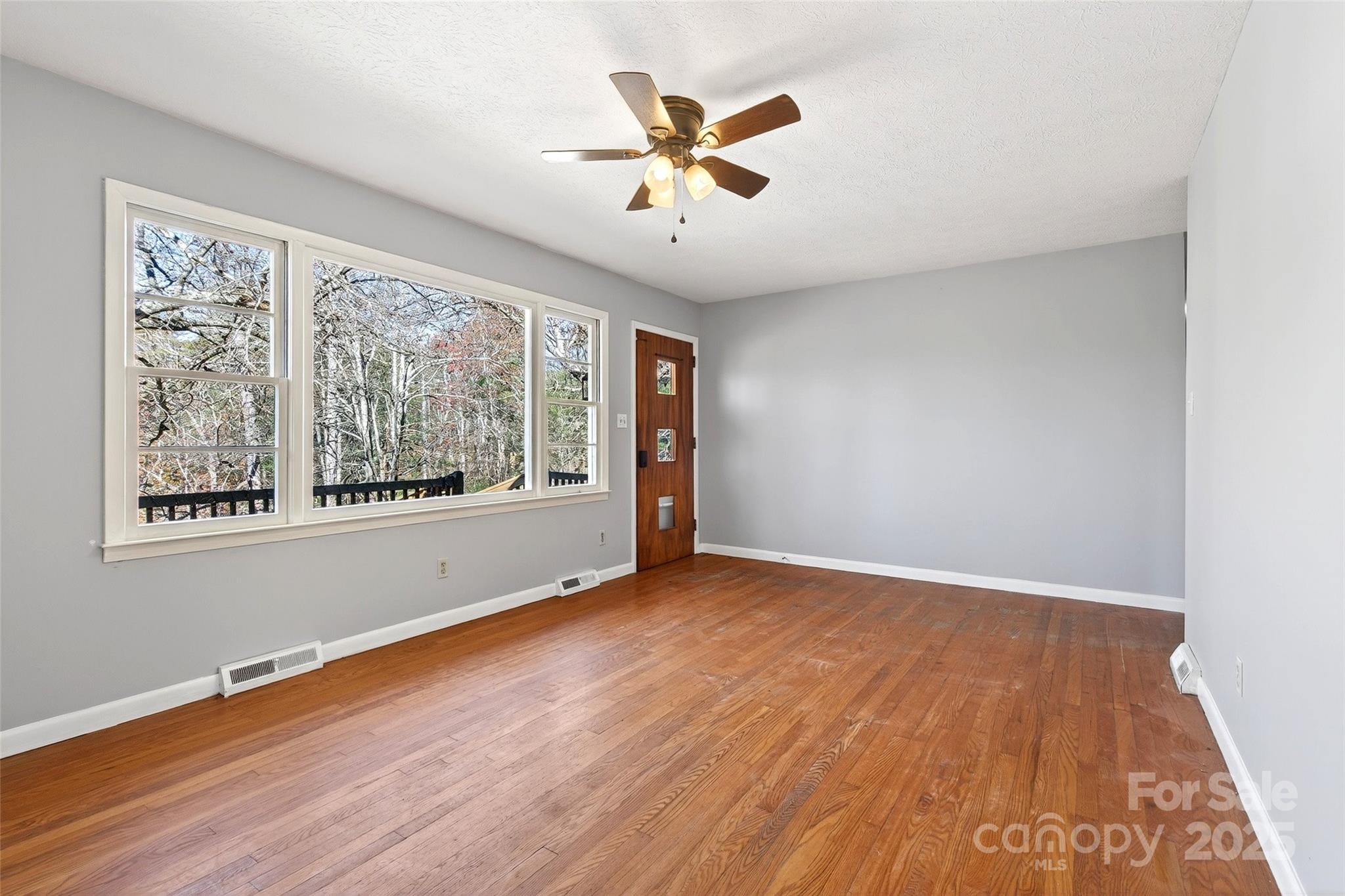 22 Woods Road Fairview, NC 28730 - Photo 7 of 34