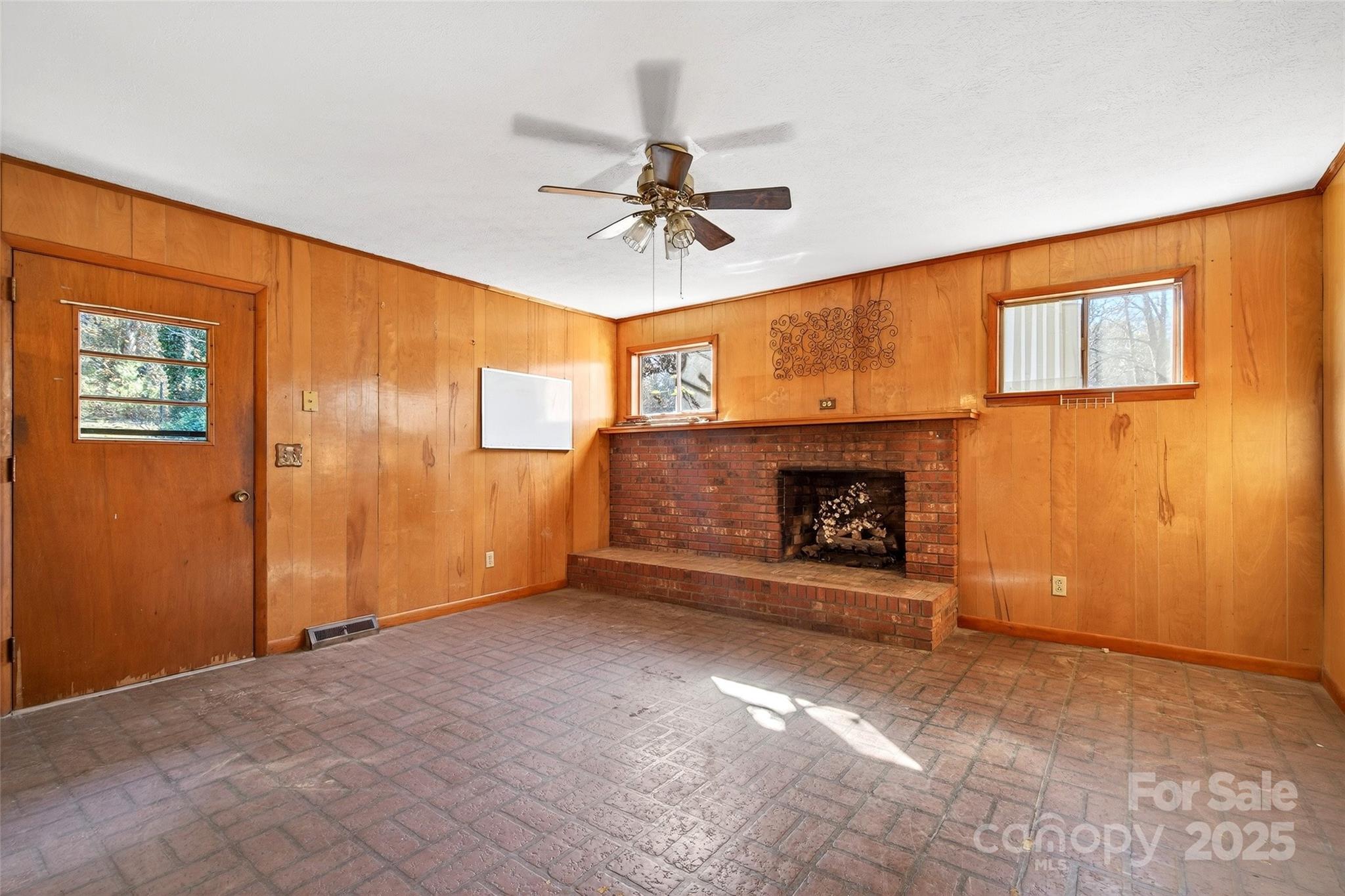 22 Woods Road Fairview, NC 28730 - Photo 8 of 34